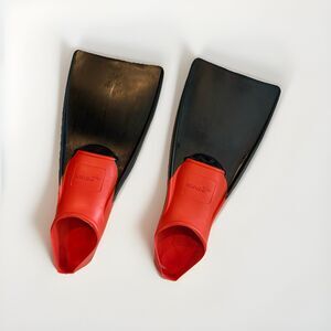 FINIS Swim Fins Red Black Size US 3-5 EU 36-37 Youth Teen or Small Adult Trainin